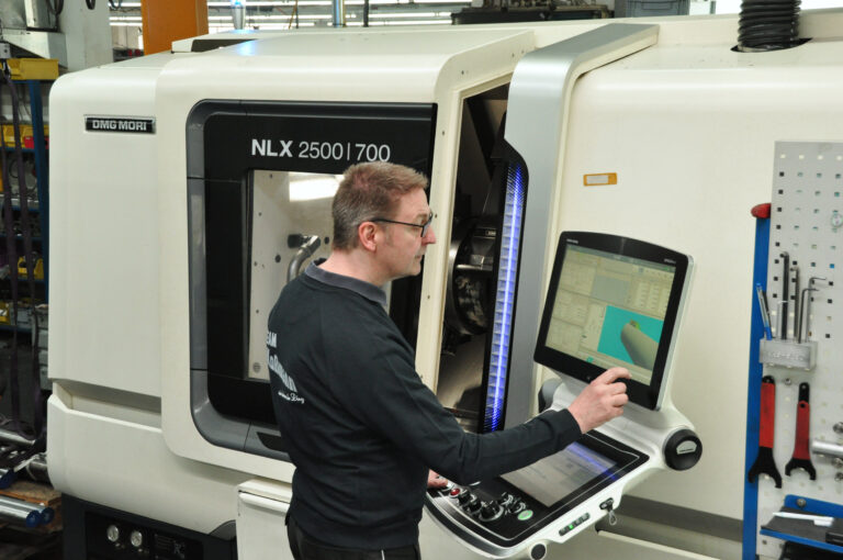01-NLX2500_Karl-Kossmann.jpg